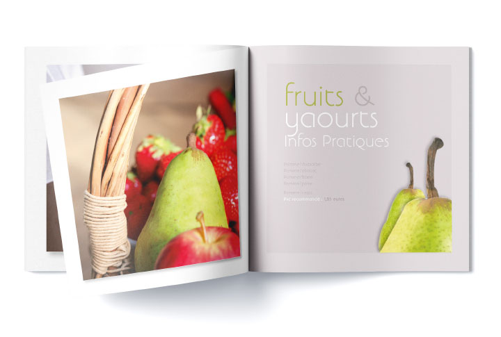 Intérieur du dépliant et photographie de fruits